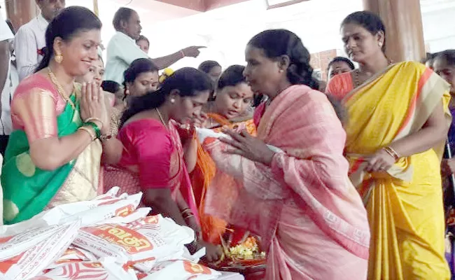 MLA RK Roja Distribute Sarees In Ganga Festival Chittoor - Sakshi