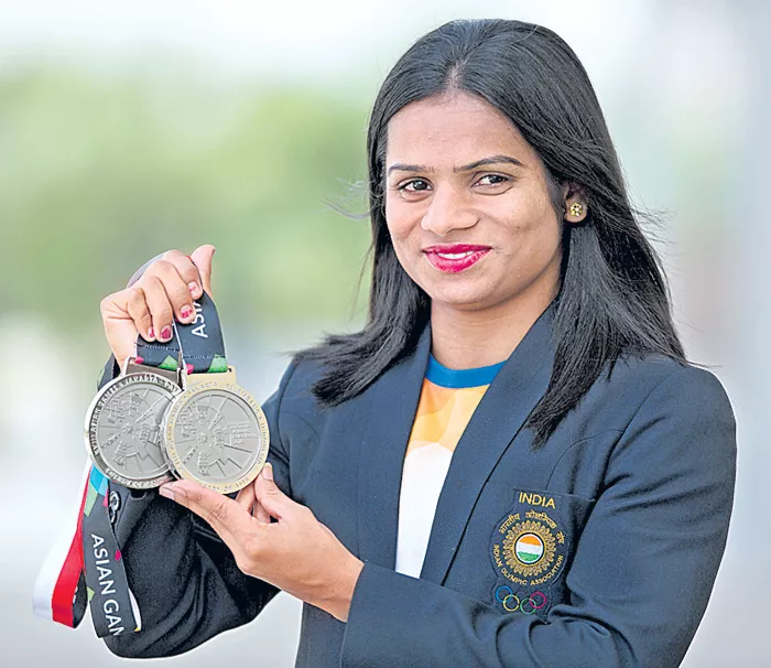 Book on India star sprinter Dutee Chand slated for release in 2019 - Sakshi