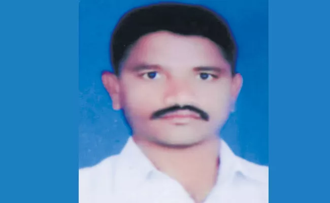 Former MLA Nallala Odelu Follower Gattaiah Died In Hyderabad - Sakshi