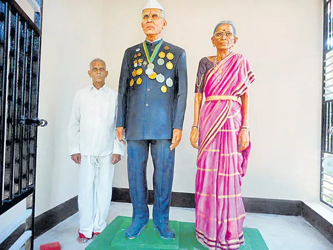 Andhra Pradesh Man Builds Temple Of Love For Dead Wife - Sakshi