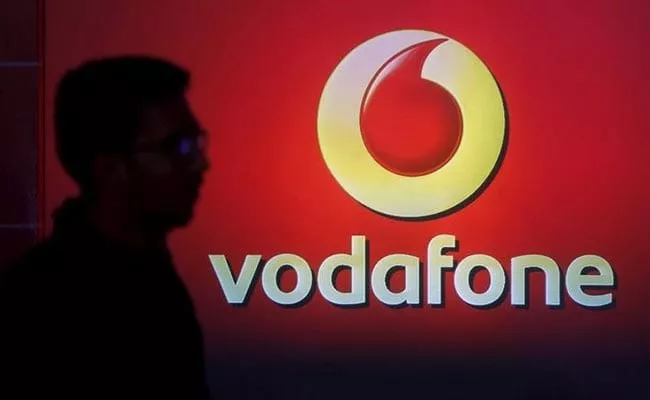 Vodafone Offers 100 Percent Cashback on Unlimited Recharge Packs - Sakshi
