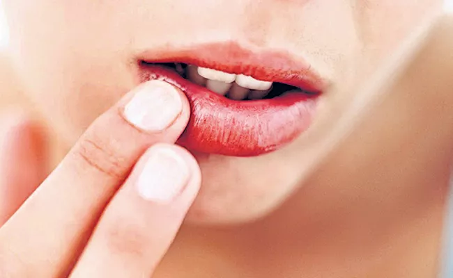 Beauty tips:Winter lips are drying - Sakshi