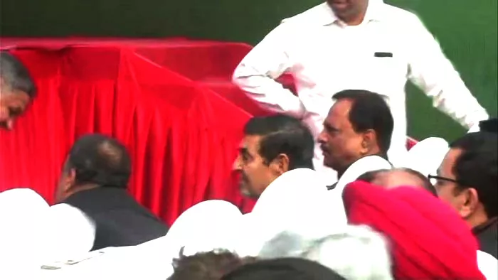Row Over Presence Of Jagdish Tytler At Sheila Dikshit's Takeover - Sakshi