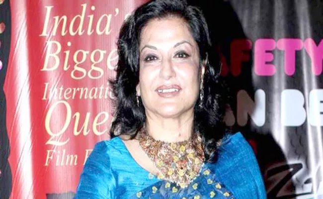 Moushumi Chatterjee Criticises Female Anchor For Wearing Pant - Sakshi