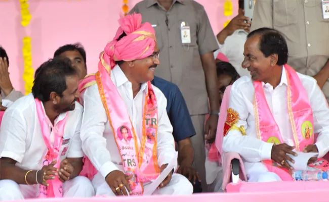 Command Mahabubnagar District TRS Leaders Happy With KCR Cabinet expansion - Sakshi