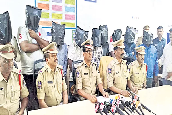 Nine accused were arrested kidnap case - Sakshi