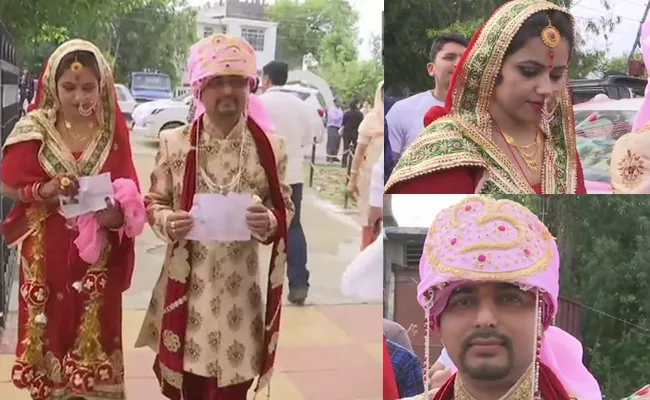 Newly married couple cast vote in Udhampur - Sakshi