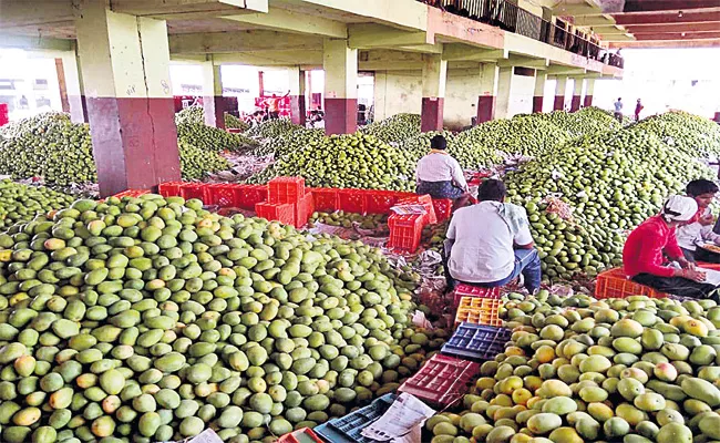 Mango Sales in Kothapet Fruit Market hyderabad - Sakshi