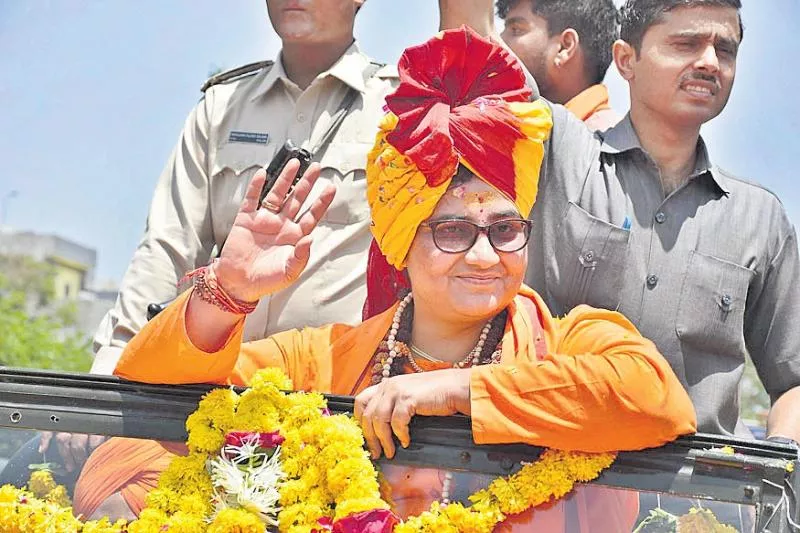 Pragya Thakur sparks another controversal coments - Sakshi