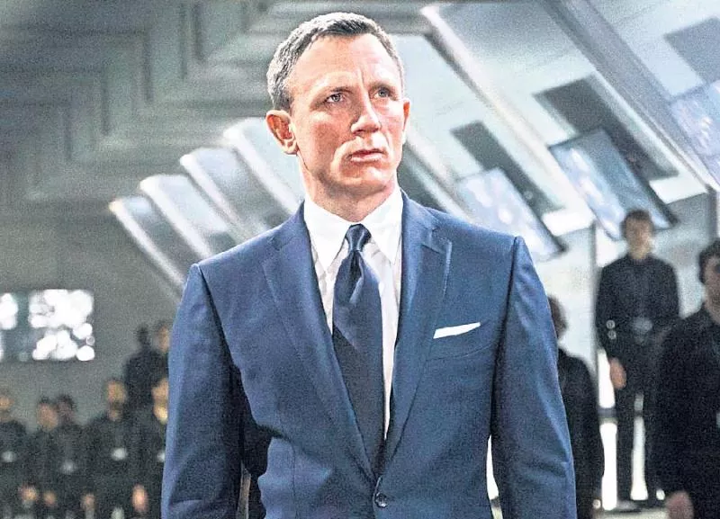 James Bond filming postponed after Daniel Craig's injured on set - Sakshi