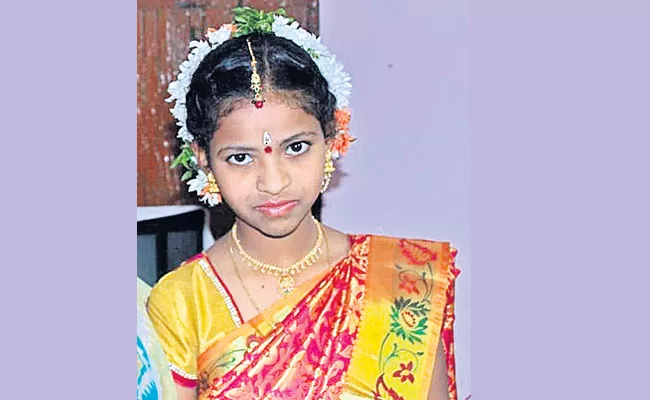 Girl Child Missing in hyderabad - Sakshi