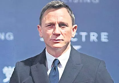 Daniel Craig to undergo ankle surgery following Bond injury - Sakshi