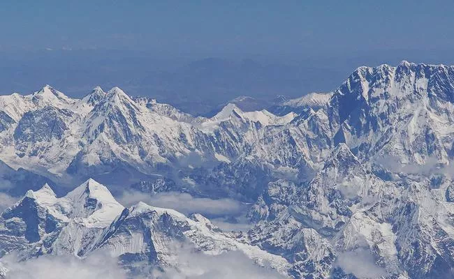 Nepal Government Says Traffic Jam Did Not Cause All Deaths On Everest - Sakshi