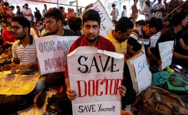 Doctors Strike Continue in West Bengal, Enters in Sixth Day - Sakshi