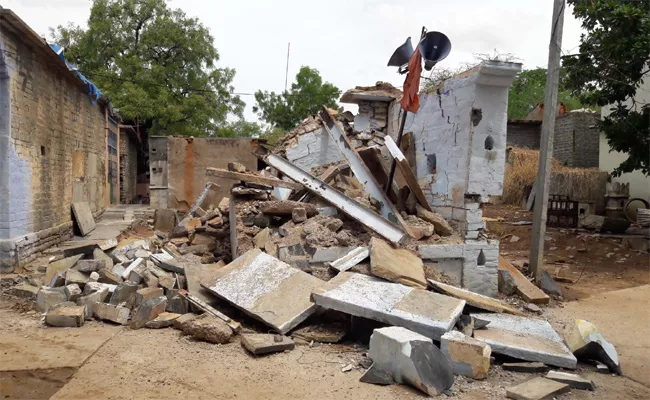 TDP Members Demolished the Rama Temple Somapuram - Sakshi