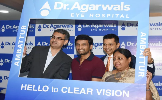 Actor Santhanam 100 Free Eye Surgeries in Tamil Nadu - Sakshi