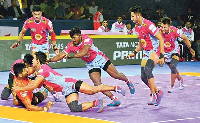 Jaipur Pink Panthers Crush U Mumba - Sakshi