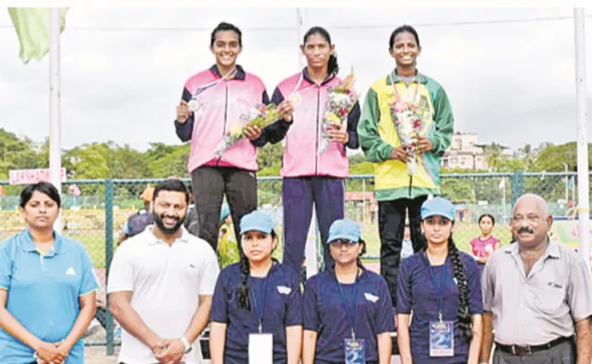 Maheswari Won Steeplechase Title - Sakshi
