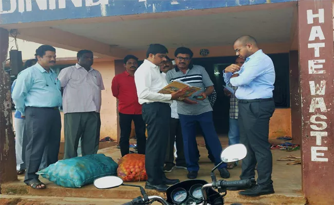 Collector Nivas Sudden Visit To AP Balayogi Gurukulam In Srikakulam - Sakshi
