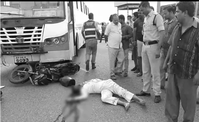 Couple killed after APSRTC bus hits 2-wheeler in Outer Ring Road - Sakshi
