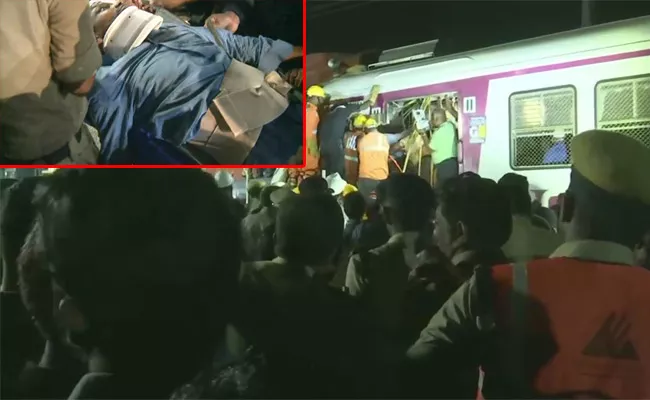 Rescue operation ends in Kacheguda Railway station in Hyderabad  - Sakshi