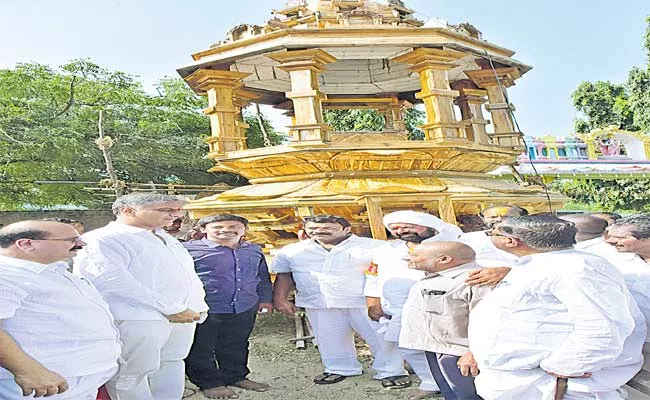 Harish Rao Attends Maha Kumbhabhishekam In Komuravelli Mallanna Temple - Sakshi