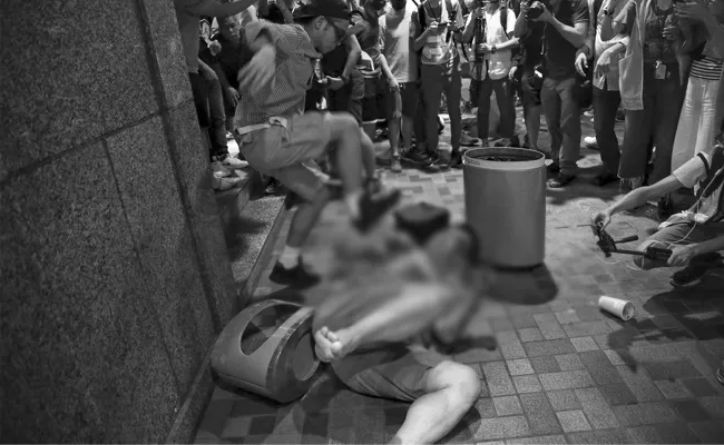 Hong Kong Mall Clash Ends In Knife Attack - Sakshi