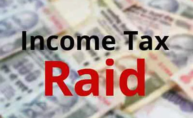 Income Tax Officers Raid On Industrialist In Adilabad District - Sakshi