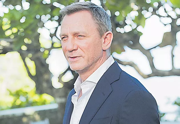 Daniel Craig to sport eight different looks in No Time to Die - Sakshi