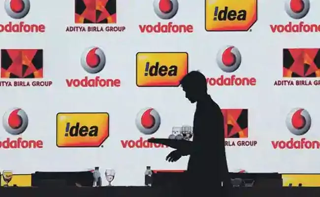 Vodafone Idea  cashback offer for online recharge done for other customers - Sakshi