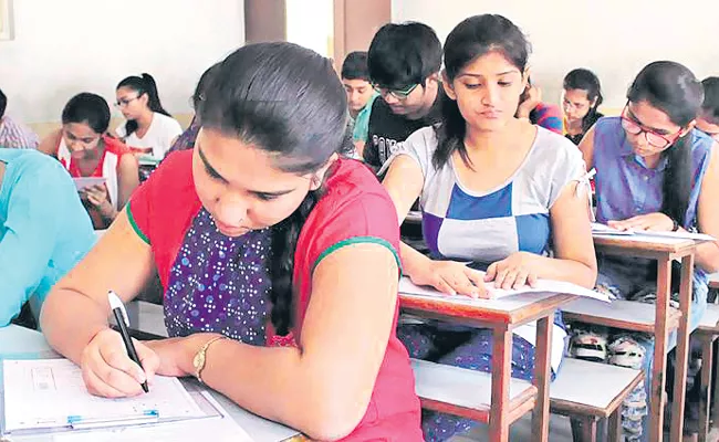 IIT Delhi Suggests Reduction in Counselling Rounds for JEE - Sakshi