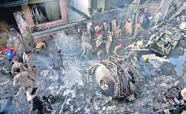 97 lifeless and 2 survived in PIA air crash in Karachi - Sakshi