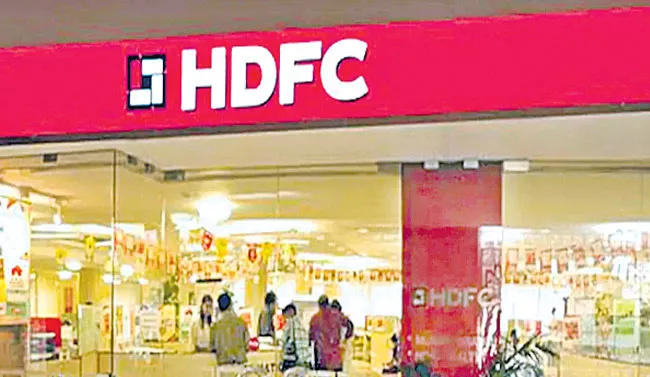 HDFC Q4 net falls to rs 2233 crores amod COVID-19 - Sakshi