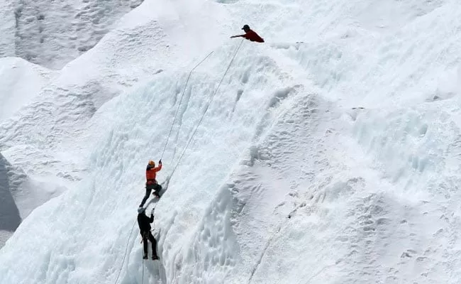 China Remeasure Exact Height Mount Everest - Sakshi