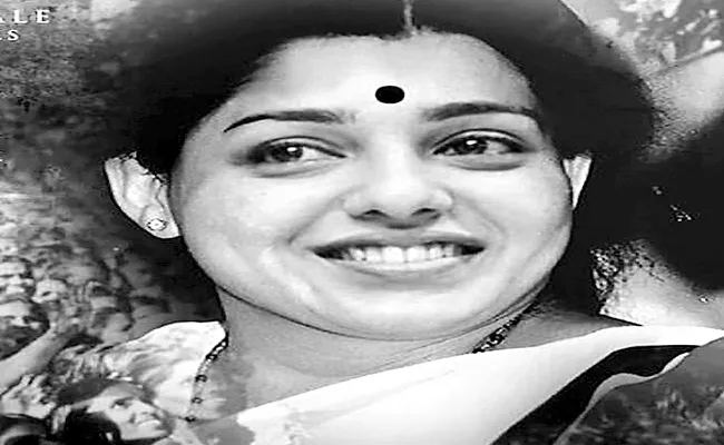 Nithya Menen OPENS up on doing Jayalalithaa biopic  - Sakshi
