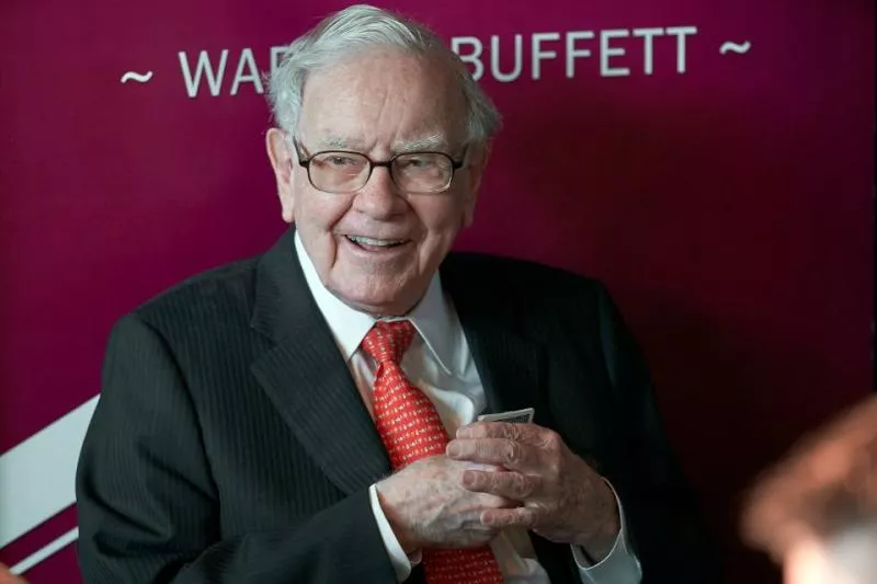 Warren Buffett company Berkshire Hathaway market cap weaken - Sakshi