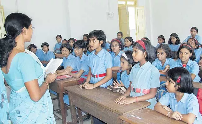 Private Corporate Schools Giving Targets To The Teachers To Collect The Fee - Sakshi