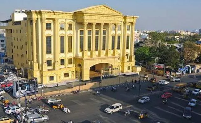 Hyderabad Corporate Hospitals Phone Calls Foe Cancel Cases - Sakshi