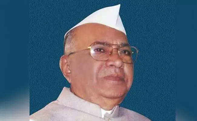 Former Maharashtra CM Shivajirao Patil Nilangekar Passed Away - Sakshi