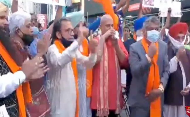 Indian Hindus Celebrate At Newyork Times Sqare Over Bhumi puja - Sakshi