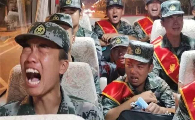 Viral: Chinese Soldiers Crying On Way To India Border - Sakshi