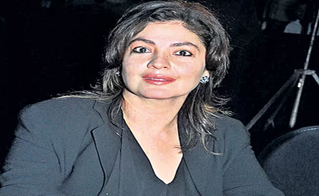 Pooja Bhatt pens note on combating alcoholism - Sakshi