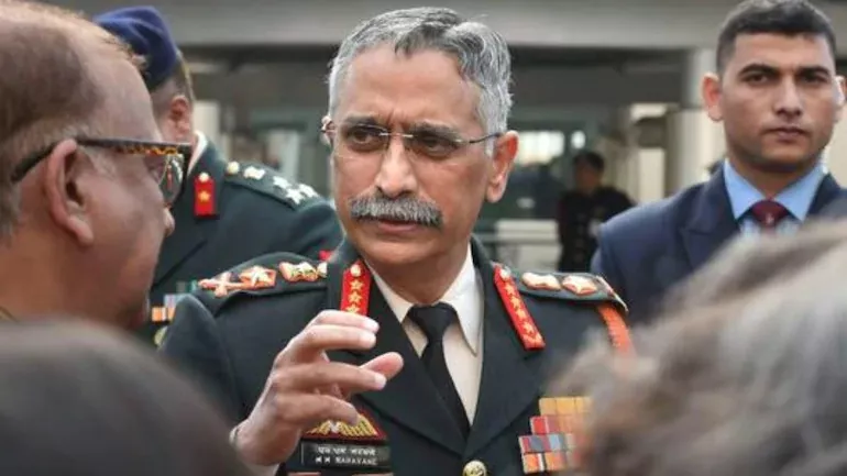 Army Chief Reaches Ladakh Amid India China Tensions - Sakshi