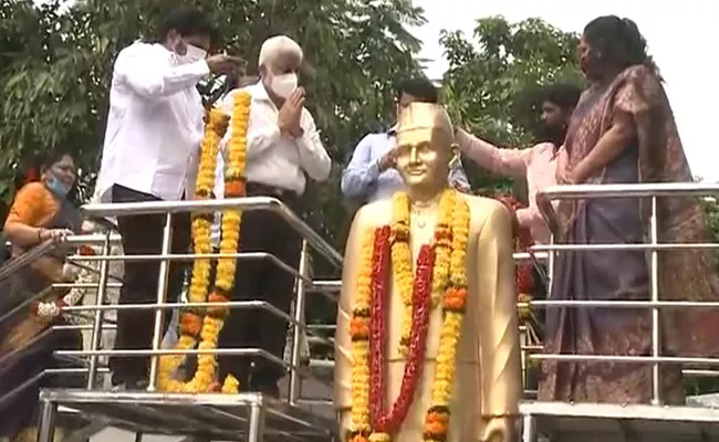 Gandhi Jayanti Celebrations Were Held In YSRCP Office Visakhapatnam - Sakshi