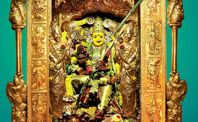 Durga Devi Darshan As A Sri Lalitha Tripura Sundara Devi On 6th Day - Sakshi