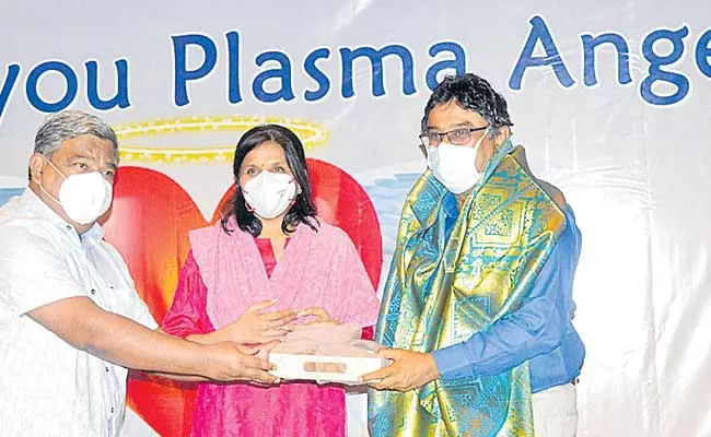 Plasma Donors Association President Gudur Speaks About Plasma Donation - Sakshi