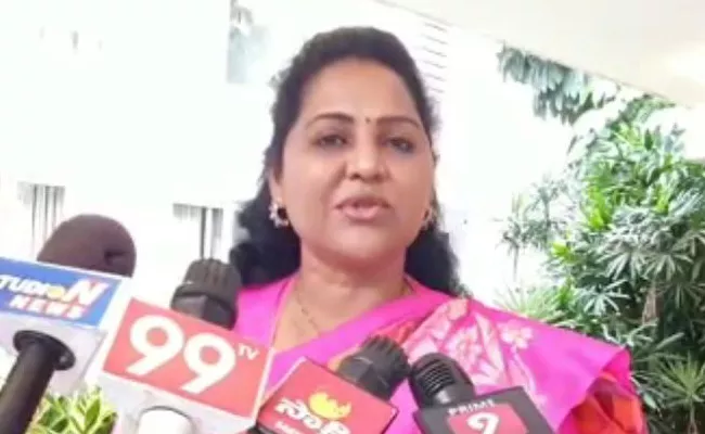 MLA Undavalli Sridevi Lashes Out At ABN Andhrajyothi MD Vemuri Radhakrishna - Sakshi