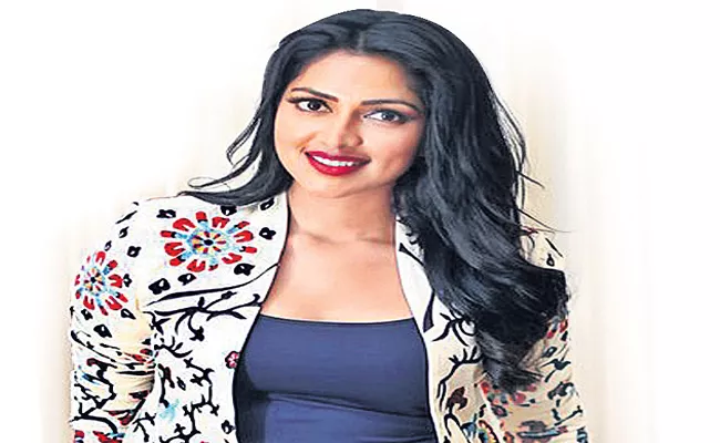 Amala Paul to star in Telugu remake of Lust Stories - Sakshi