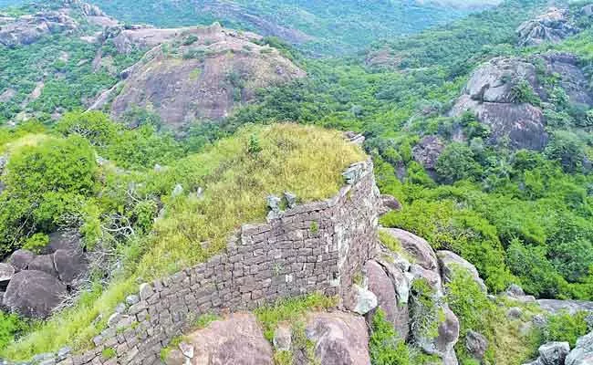 Kondaveedu Fort Special Story In Guntur District - Sakshi