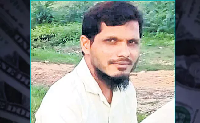 Gurukul Teacher Dies Of Heart Attack At Vikarabad - Sakshi